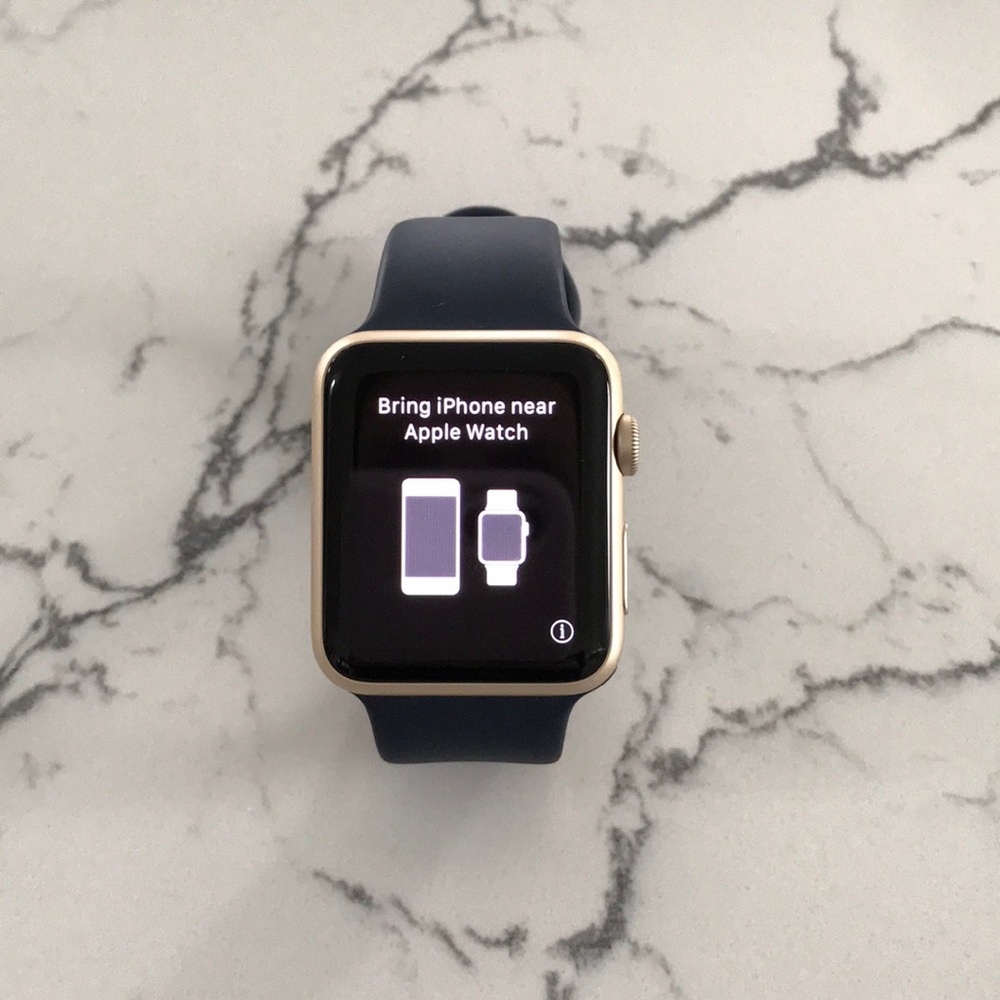 Apple Watch Series 1 42mm Gold Aluminum